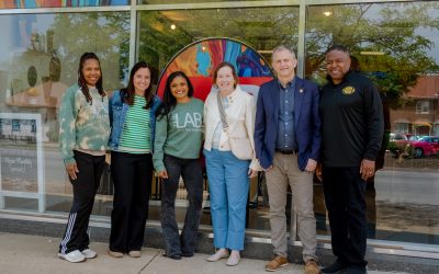 Congressman Sean Casten Visits 95th Street Businesses During Small Business Week